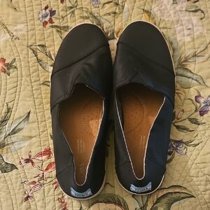 Toms Size 10 Slip-ons